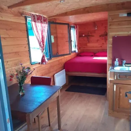 La Roulotte De La Clef Des Champs Luxury tent *